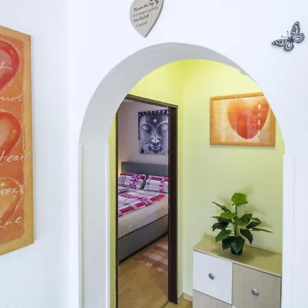 Apartmán 2 Bedroom Cozy In