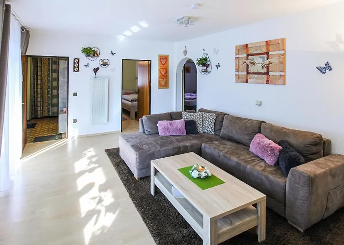 2 Bedroom Cozy In Appartement Arrach