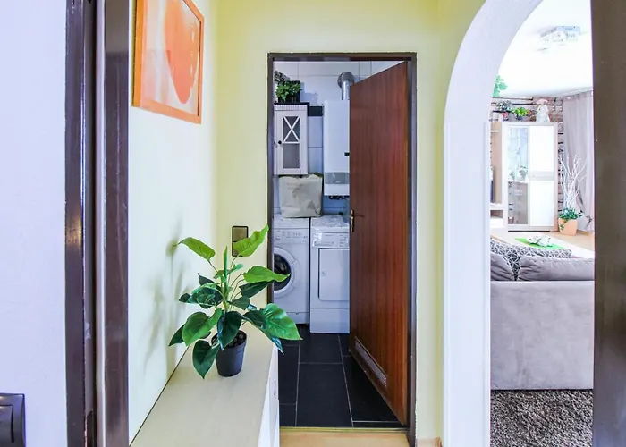 2 Bedroom Cozy In *