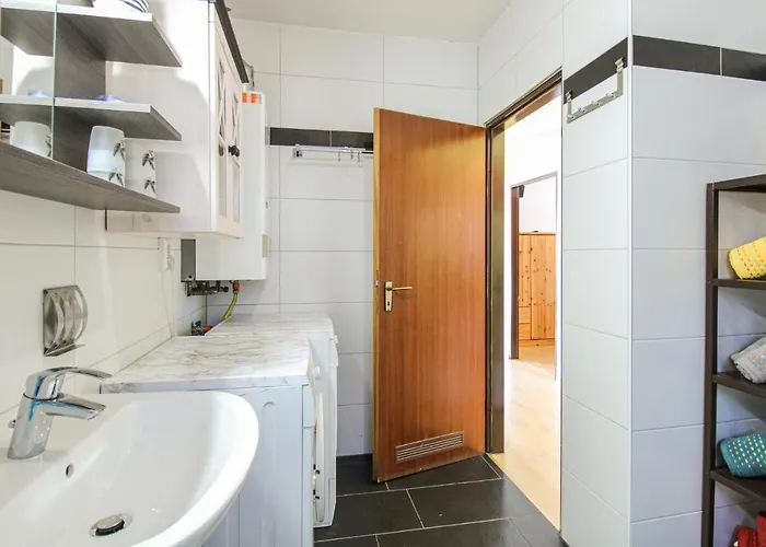 2 Bedroom Cozy In アパート *